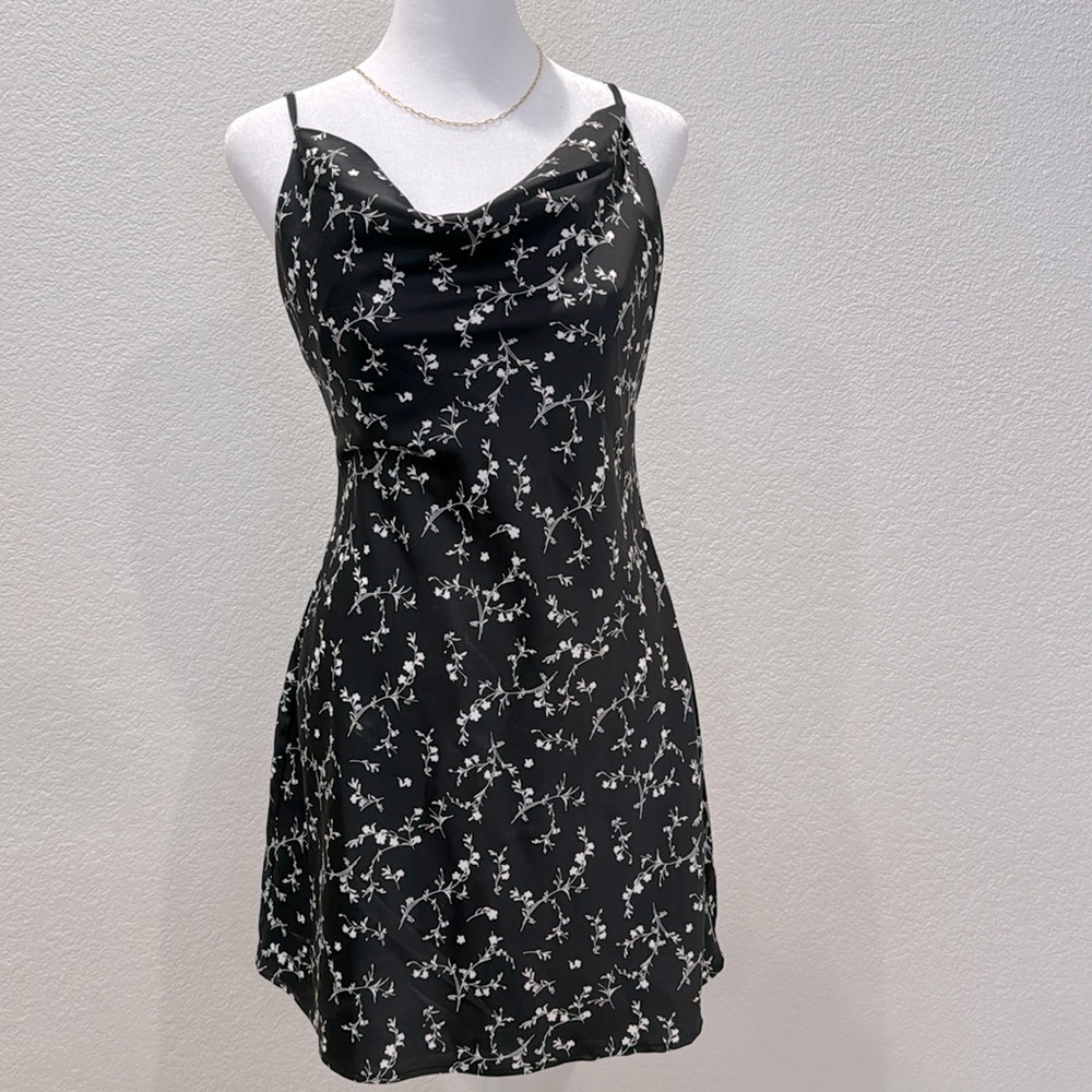 Urban Outfitters Black And White Floral Satin Mini Dress Size Medium